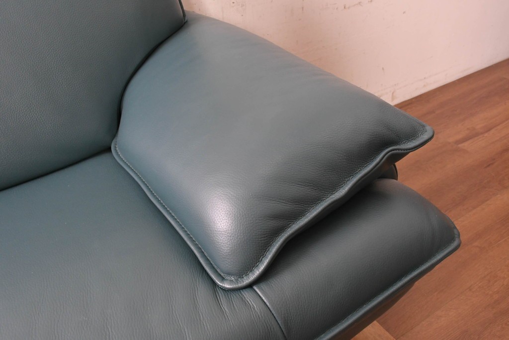 中古　美品　NICOLETTI HOME(ニコレッティ・ホーム)　Success(サクセス)　曲線的なフォルムとブルーグリーンの本革張りがモダンなシェーズロング　定価約60万円　(R-091048)