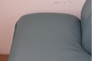 中古　美品　NICOLETTI HOME(ニコレッティ・ホーム)　Success(サクセス)　曲線的なフォルムとブルーグリーンの本革張りがモダンなシェーズロング　定価約60万円　(R-091048)