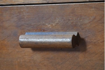 和製アンティーク　昭和初期から昭和中期　素朴な佇まいの引き出し付きサイドキャビネット　(R-091053)