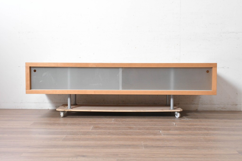 中古　ドイツ製　MOLLER DESIGN(モラー・デザイン)　ガラス引き戸のロングテレビボード　定価約30万円　(R-091054)