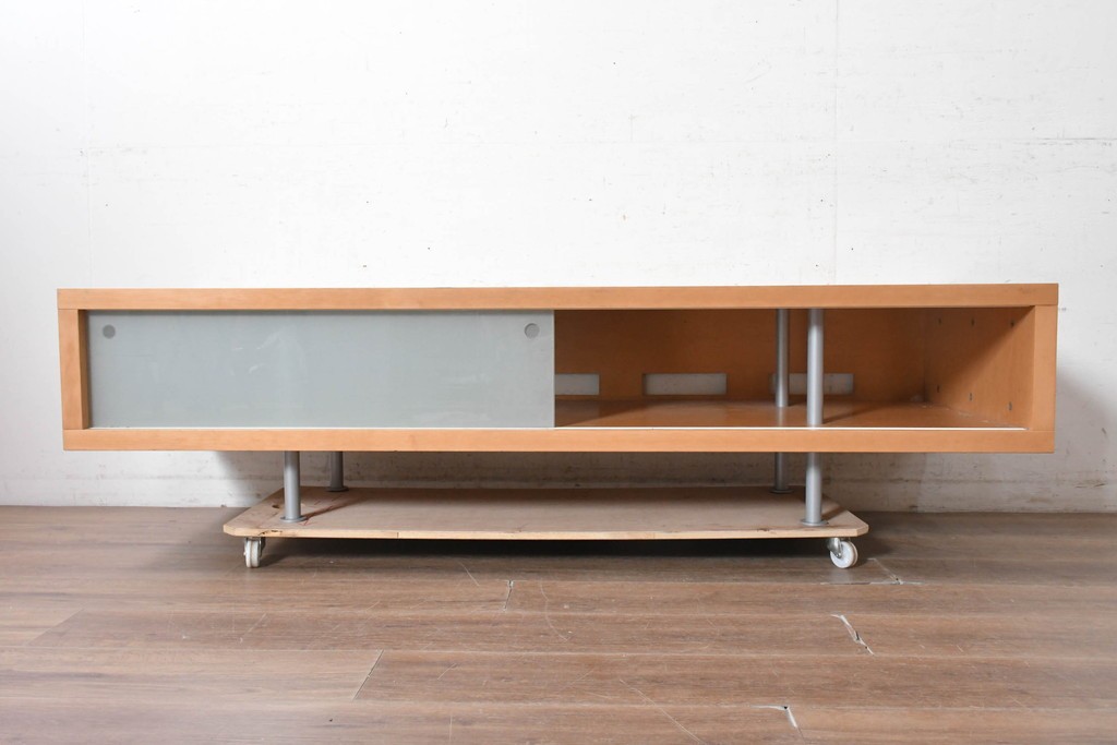 中古　ドイツ製　MOLLER DESIGN(モラー・デザイン)　ガラス引き戸のロングテレビボード　定価約30万円　(R-091054)