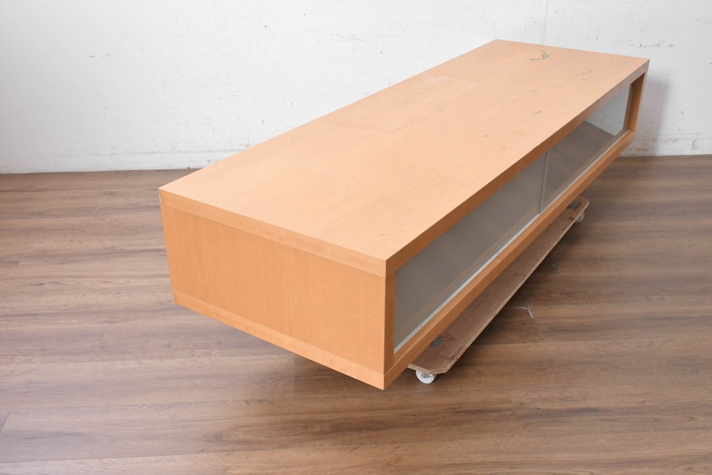 中古　ドイツ製　MOLLER DESIGN(モラー・デザイン)　ガラス引き戸のロングテレビボード　定価約30万円　(R-091054)