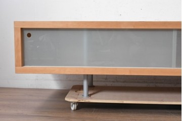 中古　ドイツ製　MOLLER DESIGN(モラー・デザイン)　ガラス引き戸のロングテレビボード　定価約30万円　(R-091054)