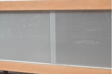 中古　ドイツ製　MOLLER DESIGN(モラー・デザイン)　ガラス引き戸のロングテレビボード　定価約30万円　(R-091054)
