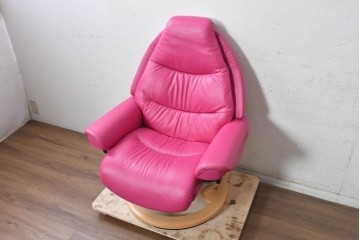 中古　美品　EKORNES(エコーネス)　Stressless(ストレスレス)　ボイジャー　鮮やかなピンクが印象的なリクライニングチェアとオットマンのセット　定価約43万円　(R-091057)