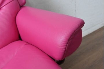 中古　美品　EKORNES(エコーネス)　Stressless(ストレスレス)　ボイジャー　鮮やかなピンクが印象的なリクライニングチェアとオットマンのセット　定価約43万円　(R-091057)