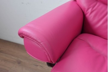 中古　美品　EKORNES(エコーネス)　Stressless(ストレスレス)　ボイジャー　鮮やかなピンクが印象的なリクライニングチェアとオットマンのセット　定価約43万円　(R-091057)