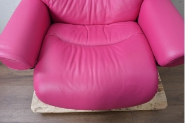 中古　美品　EKORNES(エコーネス)　Stressless(ストレスレス)　ボイジャー　鮮やかなピンクが印象的なリクライニングチェアとオットマンのセット　定価約43万円　(R-091057)