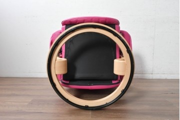 中古　美品　EKORNES(エコーネス)　Stressless(ストレスレス)　ボイジャー　鮮やかなピンクが印象的なリクライニングチェアとオットマンのセット　定価約43万円　(R-091057)