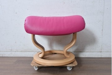 中古　美品　EKORNES(エコーネス)　Stressless(ストレスレス)　ボイジャー　鮮やかなピンクが印象的なリクライニングチェアとオットマンのセット　定価約43万円　(R-091057)