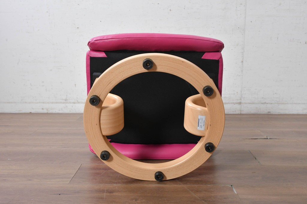 中古　美品　EKORNES(エコーネス)　Stressless(ストレスレス)　ボイジャー　鮮やかなピンクが印象的なリクライニングチェアとオットマンのセット　定価約43万円　(R-091057)