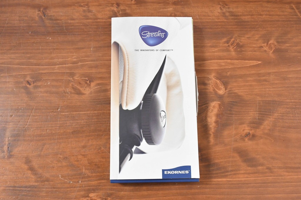 中古　美品　EKORNES(エコーネス)　Stressless(ストレスレス)　ボイジャー　鮮やかなピンクが印象的なリクライニングチェアとオットマンのセット　定価約43万円　(R-091057)