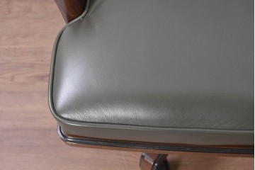 中古　美品　希少な廃番品　maruni(マルニ木工)　地中海ロイヤルシリーズ(ROYAL)　本革　デスクチェア　定価約23万円　(R-091058)