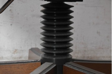 中古　美品　希少な廃番品　maruni(マルニ木工)　地中海ロイヤルシリーズ(ROYAL)　本革　デスクチェア　定価約23万円　(R-091058)