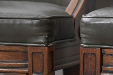 中古　美品　希少な廃番品　maruni(マルニ木工)　地中海ロイヤルシリーズ(ROYAL)　本革　木製脚がクラシカルなキャスター付きダイニングチェア4脚セット　定価(4脚合計)約68万円　(R-091059)