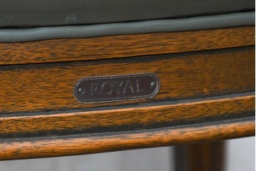 中古　美品　希少な廃番品　maruni(マルニ木工)　地中海ロイヤルシリーズ(ROYAL)　本革　木製脚がクラシカルなキャスター付きダイニングチェア4脚セット　定価(4脚合計)約68万円　(R-091059)