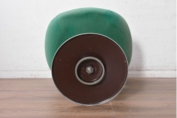 和製ヴィンテージ　レトロなフォルムが目を引くグリーンの回転椅子　(R-091060)