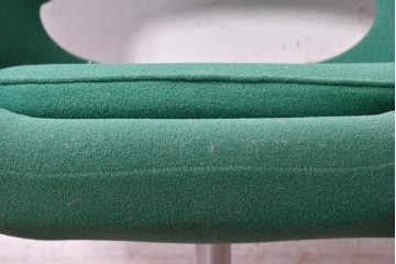 和製ヴィンテージ　レトロなフォルムが目を引くグリーンの回転椅子　(R-091061)
