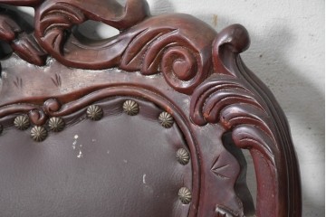 中国ヴィンテージ　美品　高級品　花梨材　繊細な彫刻や鋲飾りが華やかな本革張りのダイニングチェア4脚セット　(R-091063)