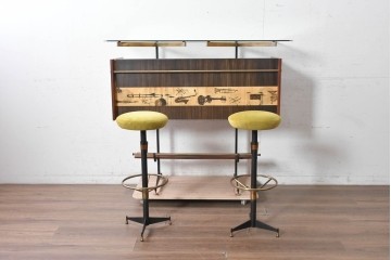 イタリアヴィンテージ　1950年から1960年頃　楽器モチーフが目を引くカウンターテーブルとチェア2脚セット　(R-091066)