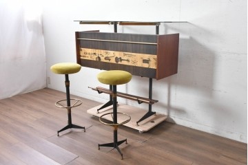 イタリアヴィンテージ　1950年から1960年頃　楽器モチーフが目を引くカウンターテーブルとチェア2脚セット　(R-091066)