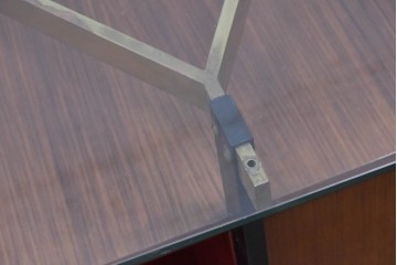 イタリアヴィンテージ　1950年から1960年頃　楽器モチーフが目を引くカウンターテーブルとチェア2脚セット　(R-091066)
