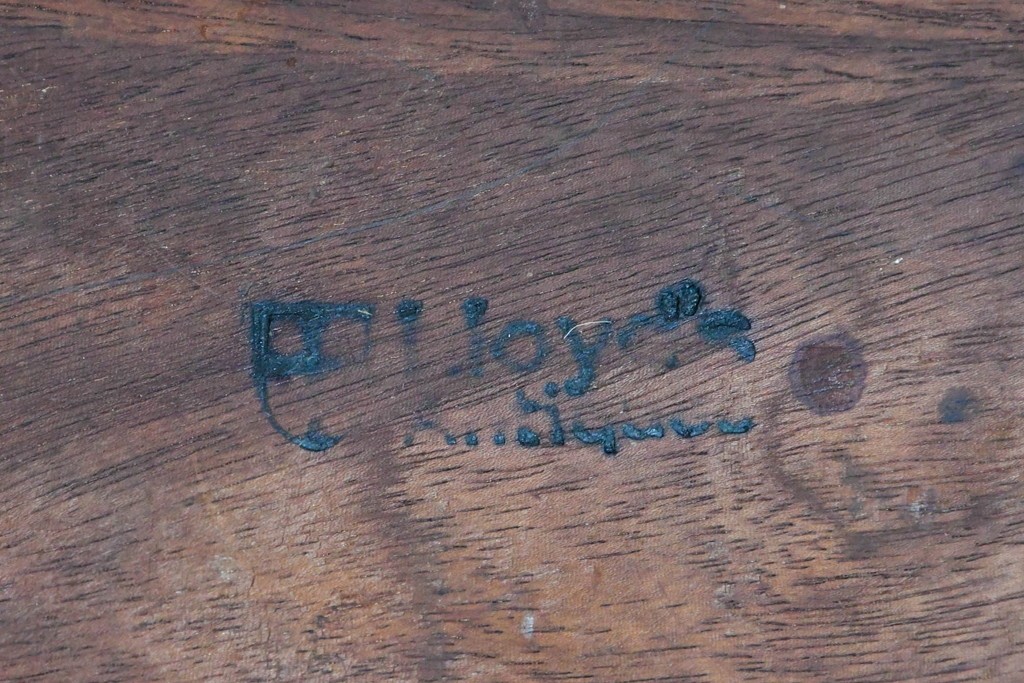 イギリスアンティーク　1900年頃　Lloyd's Antiques(ロイズ・アンティークス)取り扱い　マホガニー材　シンプルな佇まいのデスク　(R-091068)