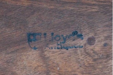 イギリスアンティーク　1900年頃　Lloyd's Antiques(ロイズ・アンティークス)取り扱い　マホガニー材　シンプルな佇まいのデスク　(R-091068)