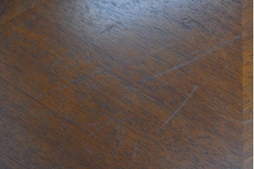 中古　マルニ木工(maruni)　地中海シリーズ　表情豊かな木目模様が魅力のラウンドサイドテーブル　(R-091069)