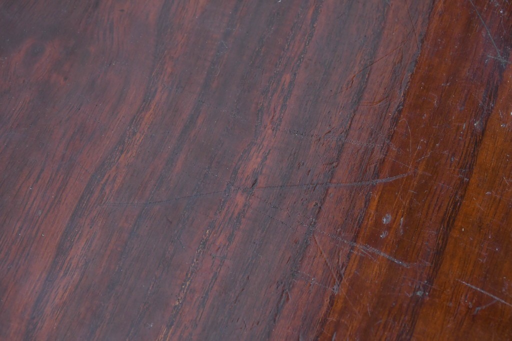 和製アンティーク　明治から大正期　黒漆塗り　鶴亀図を象った閂が目を引く庄内箪笥ローチェスト　(R-091073)