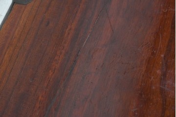 和製アンティーク　明治から大正期　黒漆塗り　鶴亀図を象った閂が目を引く庄内箪笥ローチェスト　(R-091073)