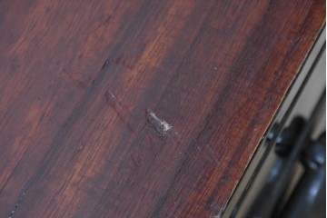 和製アンティーク　明治から大正期　黒漆塗り　唐獅子に牡丹や龍虎図などの吉祥文様金具を配した豪華な庄内箪笥ローチェスト　(R-091074)
