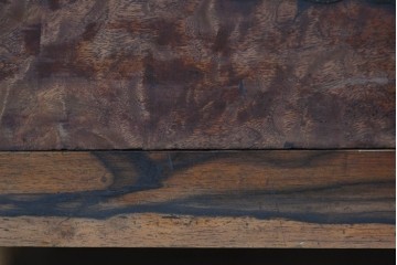 和製アンティーク　明治期　上手物　前面欅(ケヤキ)材・縁黒柿材　重厚で立派な金具を備えたローチェスト　(R-091075)