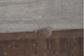 和製アンティーク　明治期　上手物　前面欅(ケヤキ)材・縁黒柿材　重厚で立派な金具を備えたローチェスト　(R-091075)