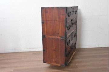 和製アンティーク　明治期　上手物　前面欅(ケヤキ)材・縁黒柿材　立派な金具を備えた重厚な重ね箪笥　(R-091076)