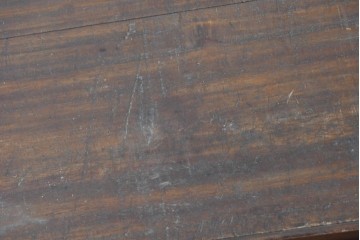 和製アンティーク　明治期　上手物　前面欅(ケヤキ)材・縁黒柿材　立派な金具を備えた重厚な重ね箪笥　(R-091076)