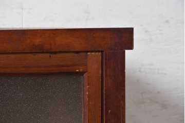和製アンティーク　昭和初期　レトロなガラス戸と4杯の引き出しを備えたサイドボード　(R-091081)