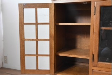 中古　美品　高級品　高島屋デパート取り扱い　ナラ無垢材　木目と格子扉が上品なサイドボード　定価約60万円　(R-091082)