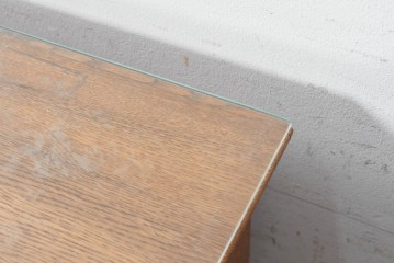 中古　美品　高級品　高島屋デパート取り扱い　ナラ無垢材　木目と格子扉が上品なサイドボード　定価約60万円　(R-091082)