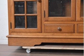 中古　美品　高級品　高島屋デパート取り扱い　ナラ無垢材　木目と格子扉が上品なサイドボード　定価約60万円　(R-091082)