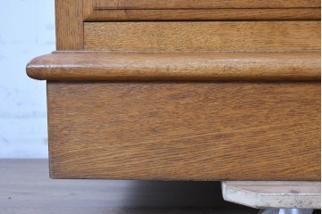 中古　美品　高級品　高島屋デパート取り扱い　ナラ無垢材　木目と格子扉が上品なサイドボード　定価約60万円　(R-091082)