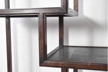 中古　美品　高島屋デパート取り扱い　民芸デザイン　互い違いの棚が個性的な朝鮮棚　定価約80万円　(R-091083)