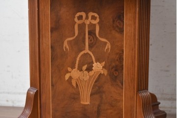 中古　イタリア　大理石天板　花籠や蔓草の象嵌を施したクラシカルなラウンドテーブル　定価約40万円　(R-091084)