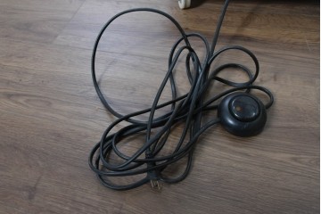 中古　美品　イタリア　FLOS(フロス)社　ARCO(アルコ)　大理石の土台がアクセントを添えるモダンなフロアスタンド　定価約44万円　(R-091086)