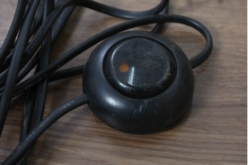 中古　美品　イタリア　FLOS(フロス)社　ARCO(アルコ)　大理石の土台がアクセントを添えるモダンなフロアスタンド　定価約44万円　(R-091086)
