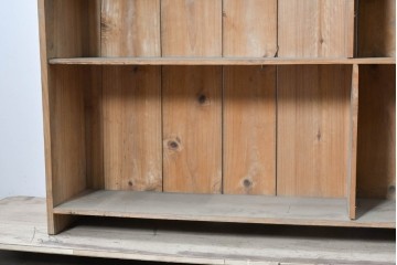 和製アンティーク　大正から昭和初期　素朴な木味を楽しめる薄型の飾り棚　(R-091087)