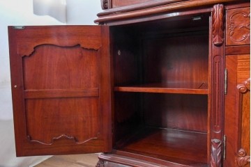 中古　最高級!!　花梨無垢材　華やかな彫刻を贅沢に配したガラス扉のキャビネット　定価約200万円　(R-091091)