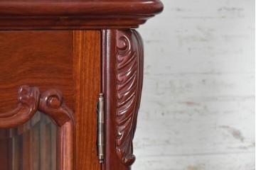 中古　最高級!!　花梨無垢材　華やかな彫刻を贅沢に配したガラス扉のキャビネット　定価約200万円　(R-091091)