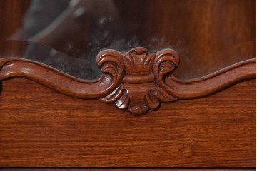 中古　最高級!!　花梨無垢材　華やかな彫刻を贅沢に配したガラス扉のキャビネット　定価約200万円　(R-091091)