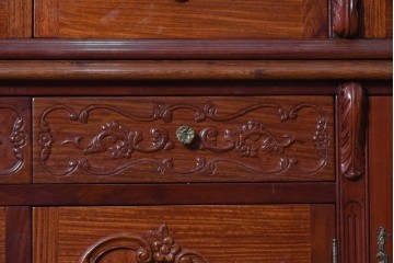 中古　最高級!!　花梨無垢材　華やかな彫刻を贅沢に配したガラス扉のキャビネット　定価約200万円　(R-091091)